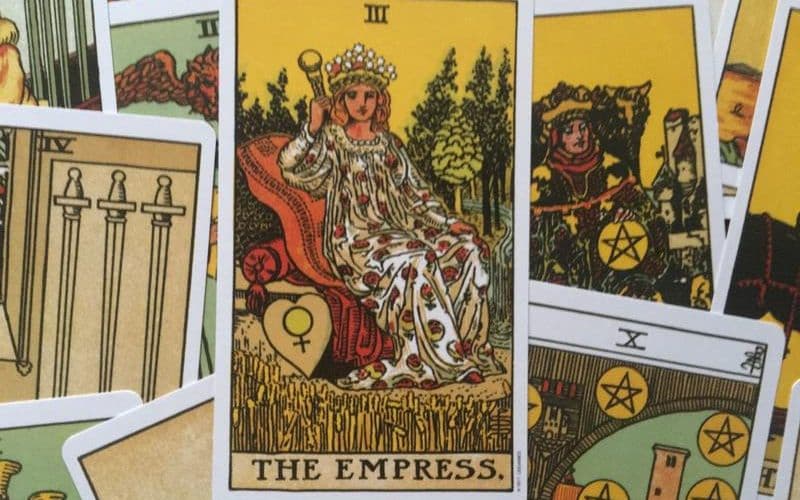 Ý nghĩa lá bài Tarot The Empress khi phối hợp với các lá khác