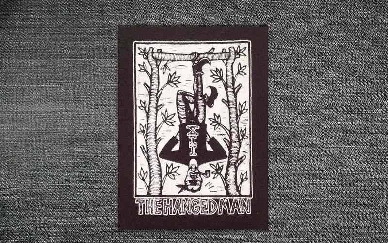 Ý nghĩa lá bài Tarot The Hanged Man khi phối hợp với các lá khác