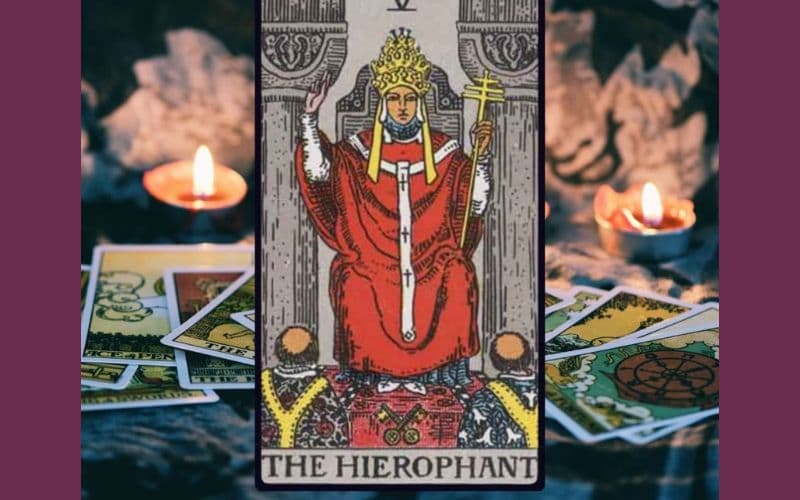 Lá The Hierophant Tarot là gì